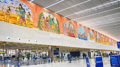 पीएम मोदी सुबह भगवान राम की जन्मभूमि अयोध्या पहुंचे, यहां उत्तर प्रदेश की राज्यपाल आनंदीबेन पटेल और मुख्यमंत्री योगी आदित्यनाथ ने प्रधानमंत्री का स्वागत किया।