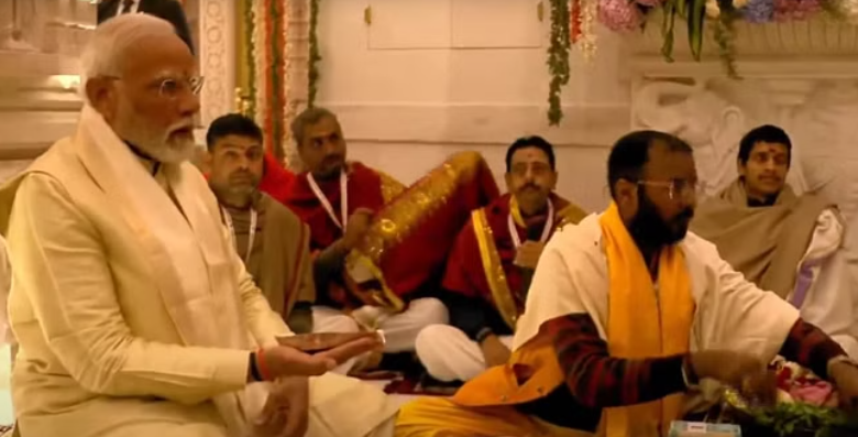 प्राण प्रतिष्ठा अनुष्ठान जारी, गर्भगृह में पूजा कर रहे हैं पीएम मोदी