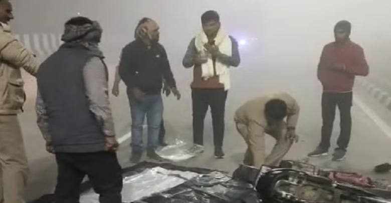 हाइवे पर क्षत-विक्षत हुए शव