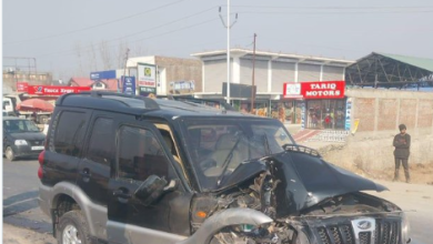 अनंतनाग में महबूबा मुफ्ती की गाड़ी का हुआ एक्सीडेंट, बाल-बाल बची जान...