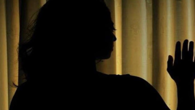 पति के काम पर जाने के बाद पत्नी करती थी गंदा काम, जब पता चला तो देखे फिर क्या हुआ