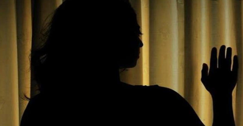 पति के काम पर जाने के बाद पत्नी करती थी गंदा काम, जब पता चला तो देखे फिर क्या हुआ